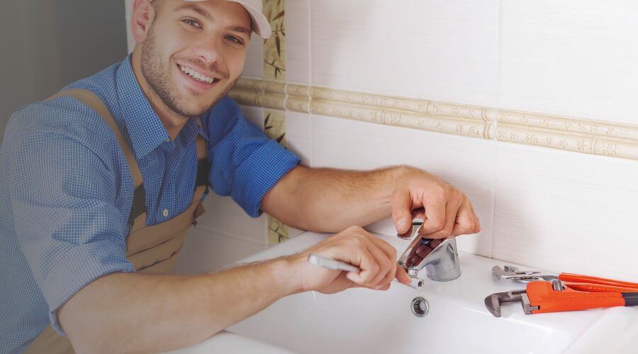 Handle or spout repair in Warren, IN